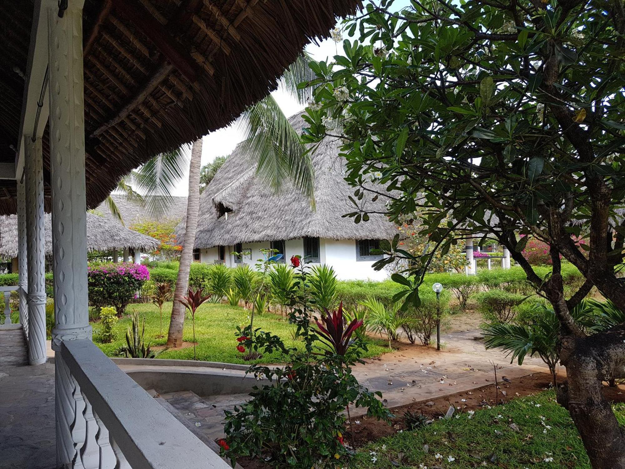 Karibuni Jeds Villas 85&86 Mambrui Exterior foto